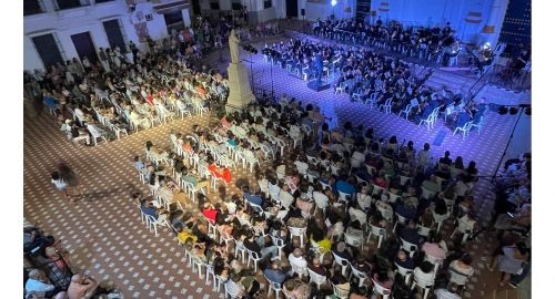 LA PLAZA DEL SAGRADO CORAZÓN VIBRÓ CON LA ESPECTACULAR OBRA “EL TITÁN”