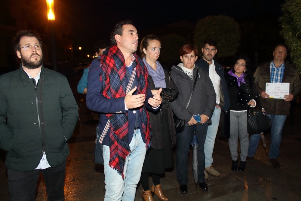 MARCHA EN BOLLULLOS CONTRA LA VIOLENCIA DE GÉNERO