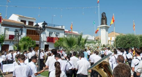 LAS TRES BANDAS DE MÚSICA DE BOLLULLOS UNIDAS EN UNA INOLVIDABLE ALEGRE DIANA