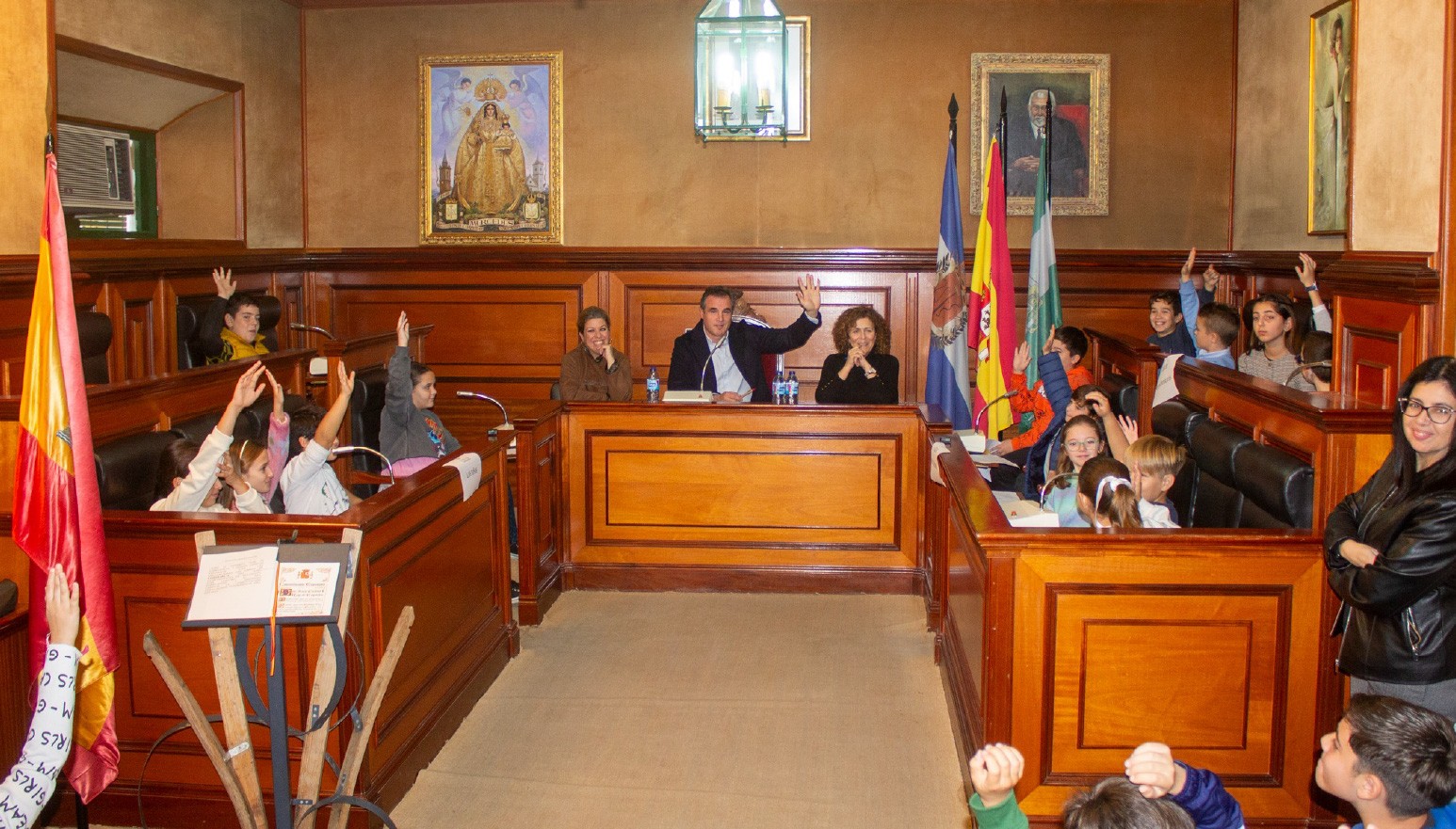 PLENO INFANTIL PARA CELEBRAR EL DÍA DE LA CONSTITUCIÓN EN BOLLULLOS