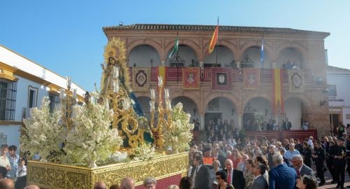 NUESTRA EXCELSA PATRONA PROCESIONÓ MAJESTUOSA POR LAS CALLES DE BOLLULLOS