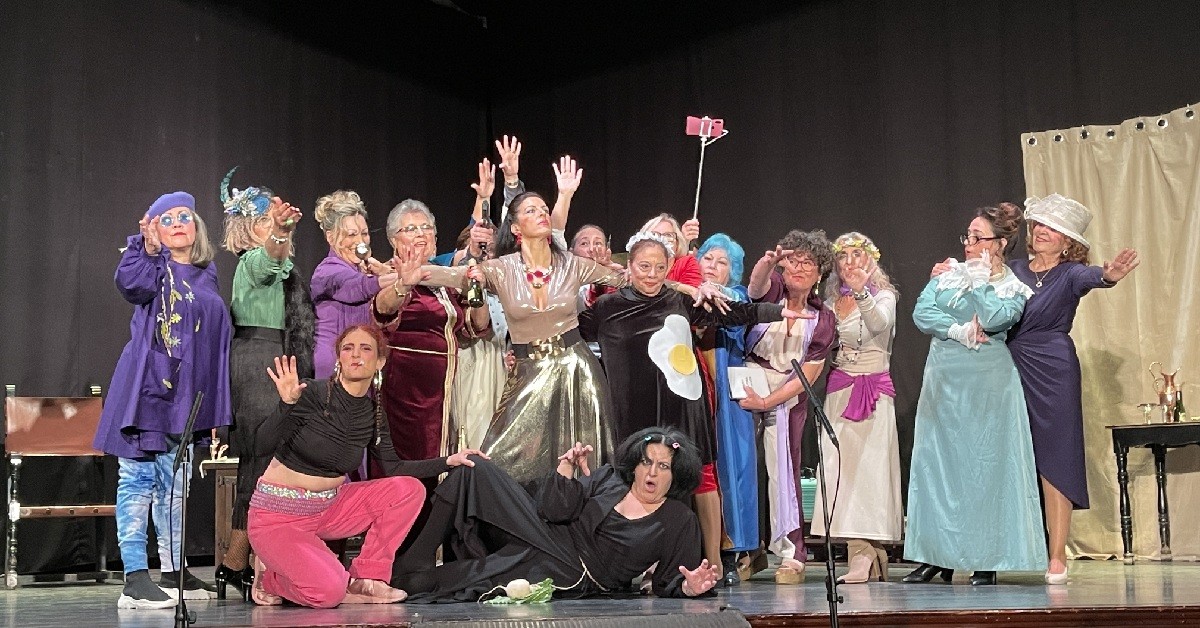 EL GRUPO DE TEATRO “DIOSAS” PONE EN ESCENA LA OBRA “YO SOY UNA REINA”