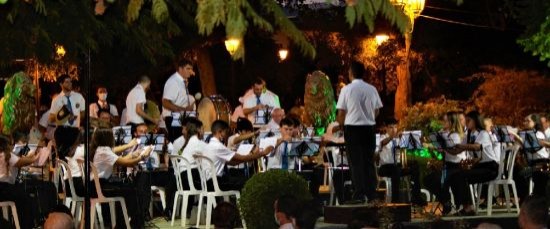 LA BANDA MUNICIPAL DE MÚSICA ACTUÓ ANOCHE DENTRO DEL PROGRAMA CULTURAL VERANO 2021