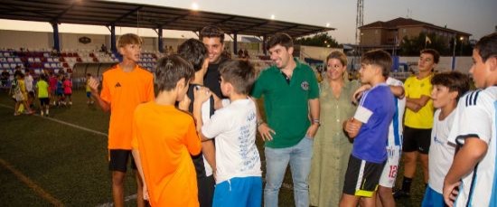 LOS NIÑ@S DISFRUTARON EN EL ESTADIO MUNICIPAL EN OTRO MARTES DEDICADO A ELLOS