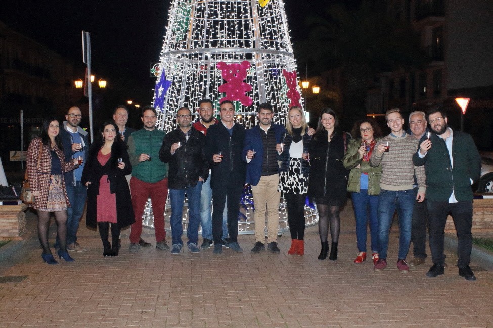 EL AYUNTAMIENTO Y APYME PONEN EN MARCHA LA CAMPAÑA DE NAVIDAD CON EL ENCENDIDO DEL ALUMBRADO