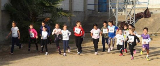 ÉXITO DE LAS MINI OLIMPIADAS DEL CLUB ATLETISMO BOLLULLOS