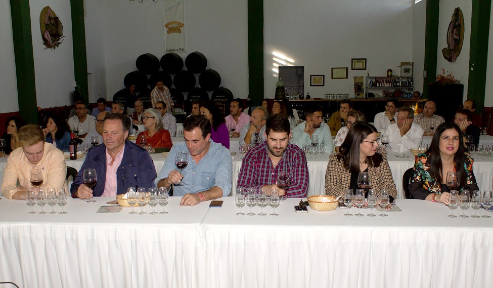 ENTREGA DE DIPLOMAS DEL CURSO DE CATA DE LA XX SEMANA DE VITICULTURA Y ENOLOGÍA EN EL CONDADO