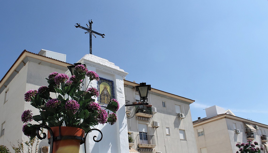 EL AYUNTAMIENTO EMBELLECE EL RETABLO URBANO DE LA SOLEDAD DE CARA A ESTA SEMANA SANTA