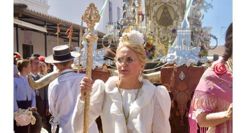 NUESTRA HERMANDAD HACE SU PRESENTACIÓN ANTE LA VIRGEN DEL ROCÍO