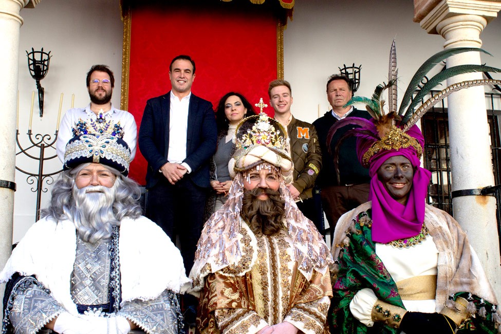 CORONACIÓN DE LOS REYES MAGOS 2020 EN UNA PLAZA REPLETA DE ILUSIÓN