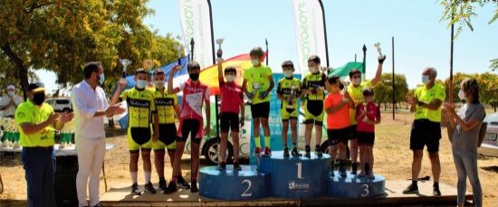 LA ESCUELA MUNICIPAL - ASOCIACIÓN CICLISTA SAN ANTONIO PROTAGONISTAS EN EL LXI CIRCUITO SAN ANTONIO