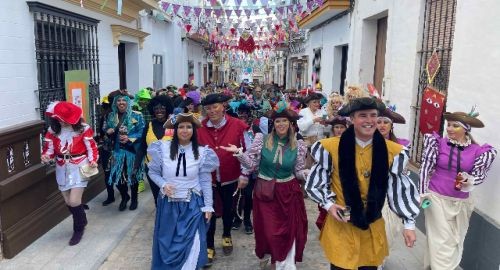 LA COMITIVA INICIA UN MULTITUDINARIO CARNAVAL DE CALLES 2023