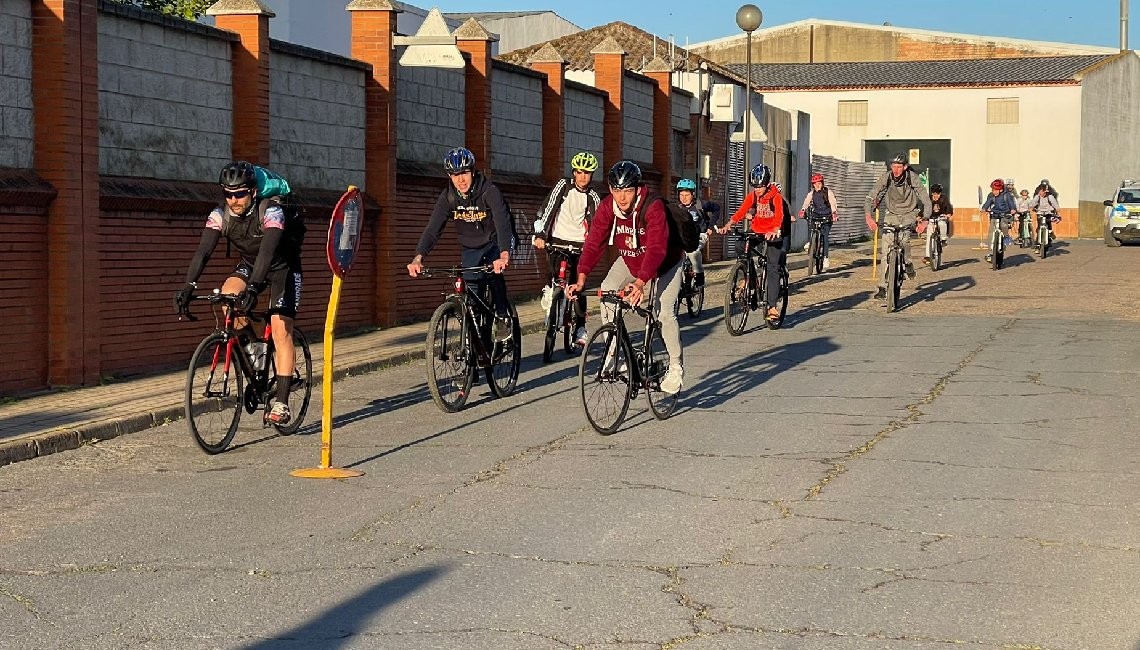 “BICIBUS A LA ESCUELA”, UNA APUESTA POR LA MOVILIDAD SOSTENIBLE Y HÁBITOS SALUDABLES