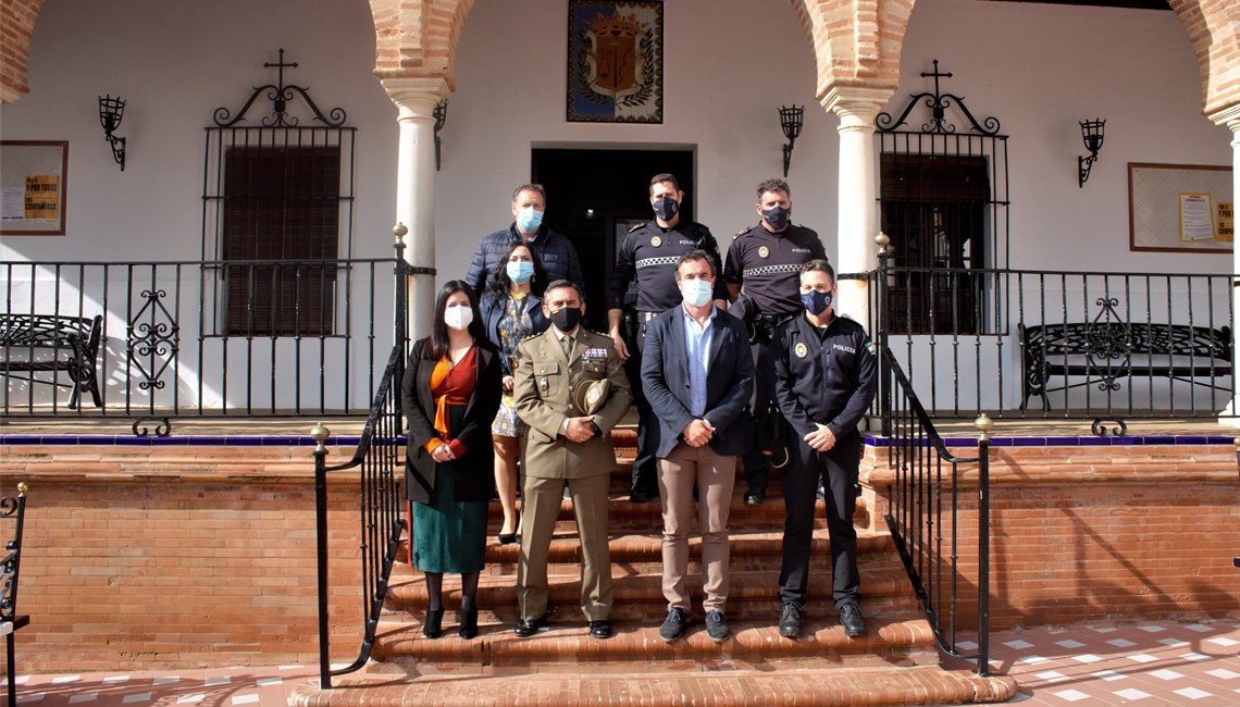 EL ALCALDE RECIBE AL CORONEL DEL EJÉRCITO DE TIERRA AMÓS PARAMIO