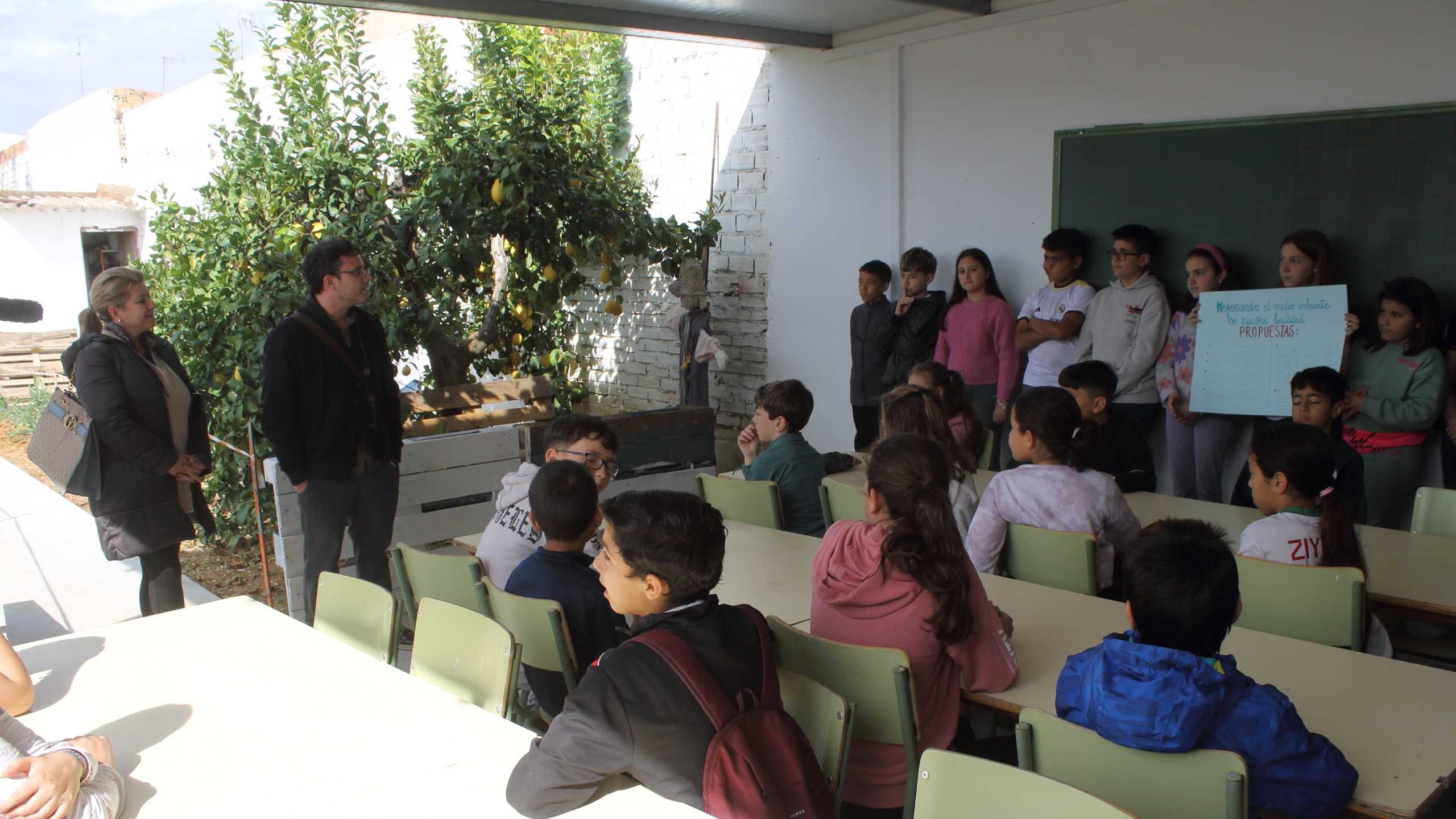 ESCOLARES PLANTEAN SUS PROPUESTAS AL CONCEJAL DE MEDIO AMBIENTE