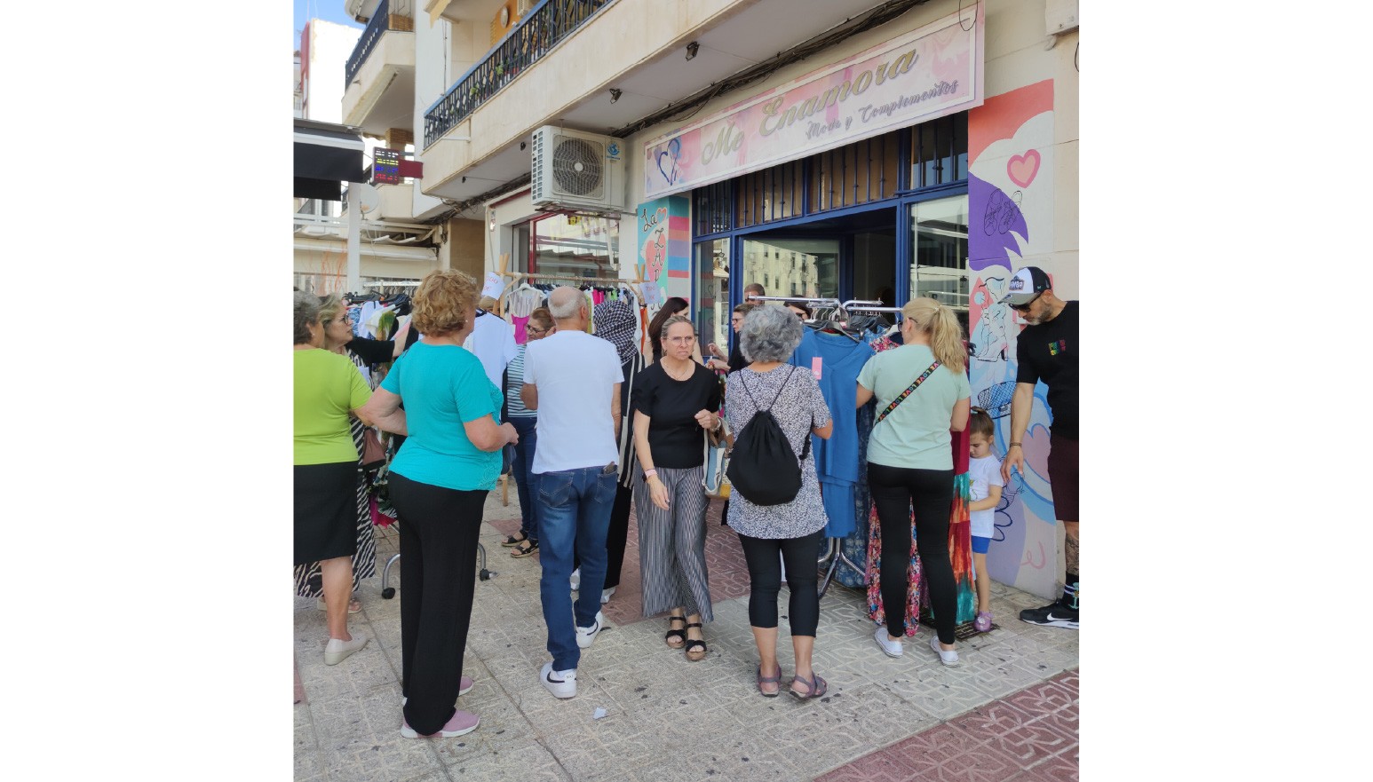 GRAN ACOGIDA DE LA INICIATIVA "BOLLULLOS SALE A LA CALLE"