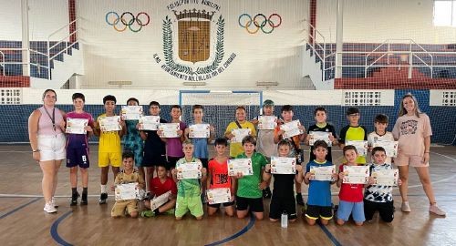 FINALIZAN LAS ACTIVIDADES DE VERANO DEL DIA DEL NIÑ@ CON UNA MINILIGUILLA DEPORTIVA