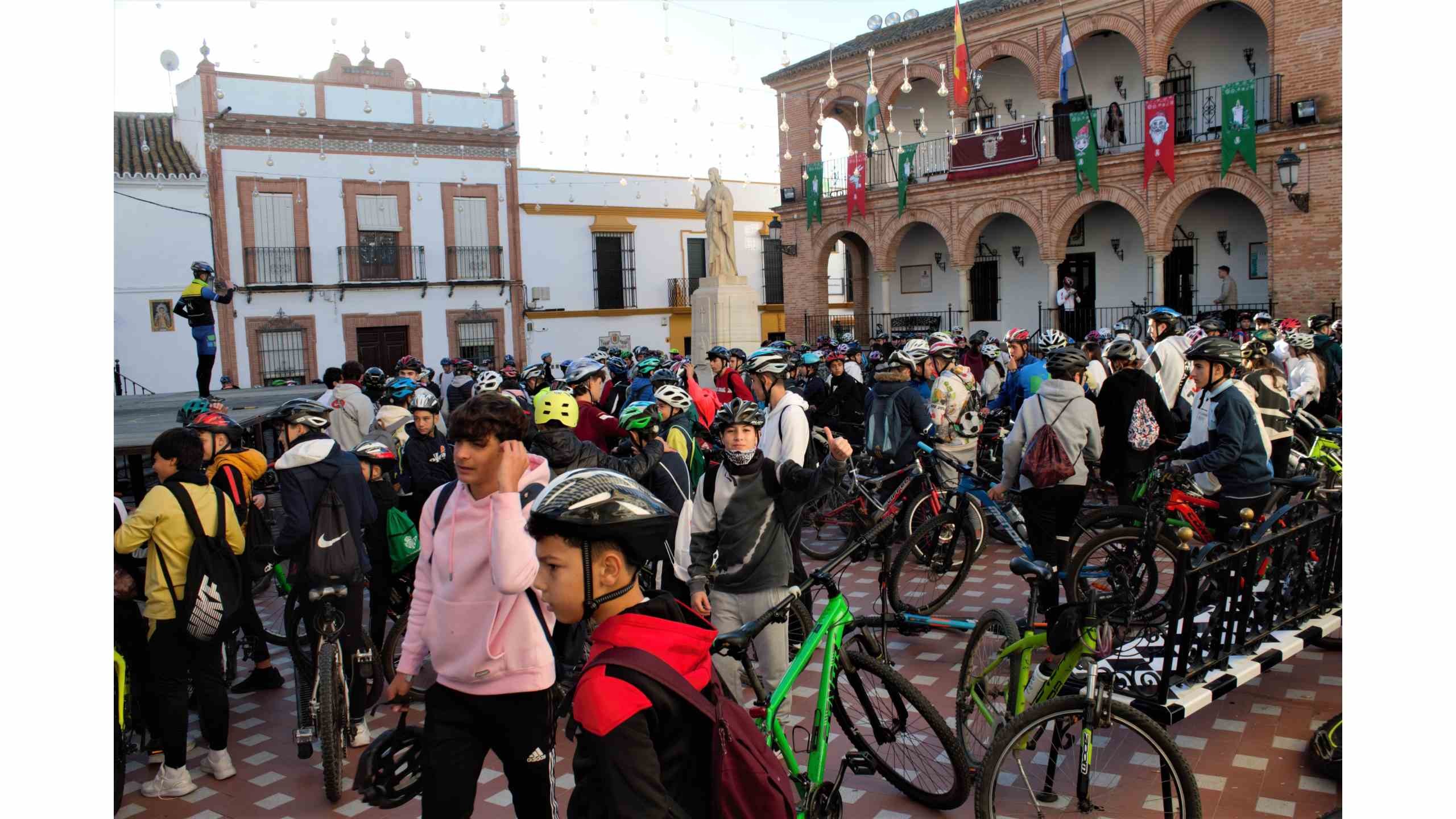 LOS IES DE LA CIUDAD CELEBRAN SU PARTICULAR DÍA DE LA BICICLETA