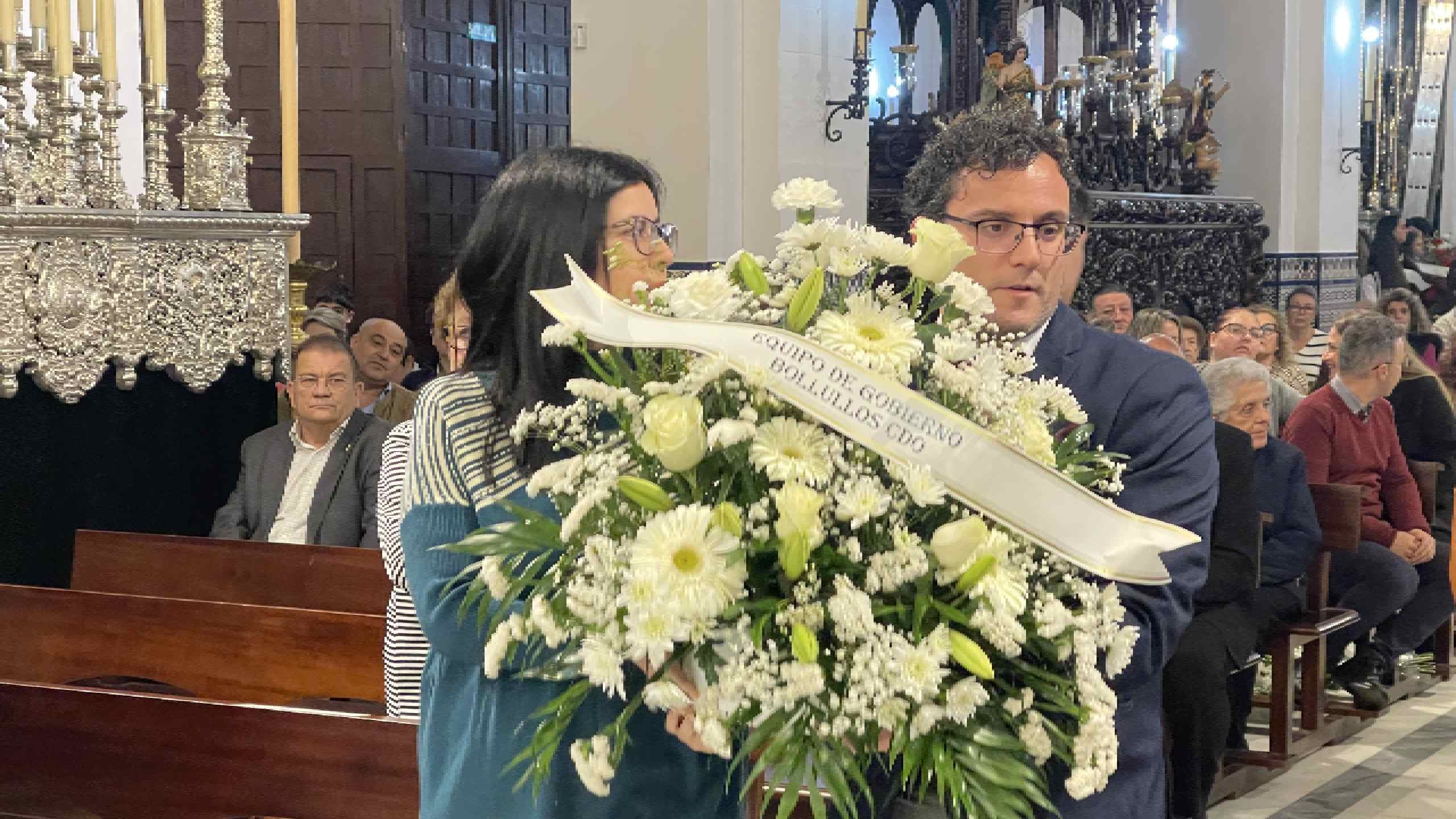 OFRENDA FLORAL A LA VIRGEN DE LOS DOLORES EN SU FUNCIÓN PRINCIPAL