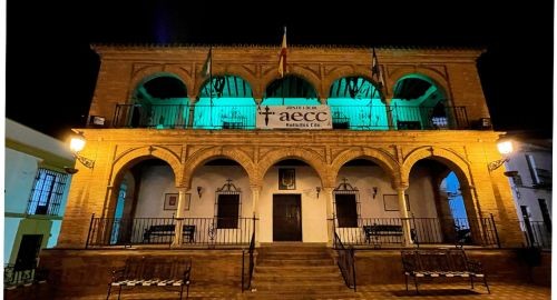 EL AYUNTAMIENTO ILUMINA DE VERDE SUS EDIFICIOS PARA DAR VISIBILIDAD AL DÍA MUNDIAL DEL CÁNCER