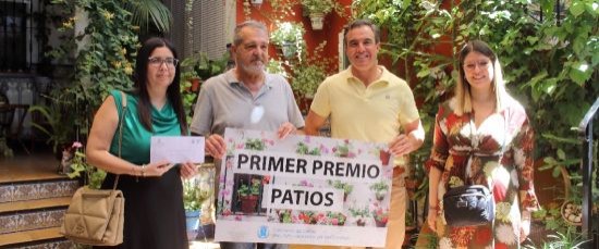 ENTREGA DE LOS PREMIOS DEL VIII CONCURSO ARTE FLORAL