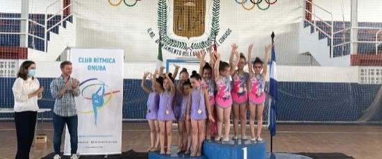 LA GIMNASIA RÍTMICA PROTAGONISTA EN EL PABELLÓN MUNICIPAL