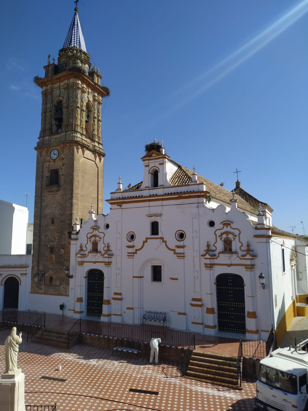 INTENSIFICACIÓN DE LAS TAREAS DE DESINFECCIÓN DE CARA A LA REAPERTURA DE LA HOSTELERÍA Y DE LA IGLESIA