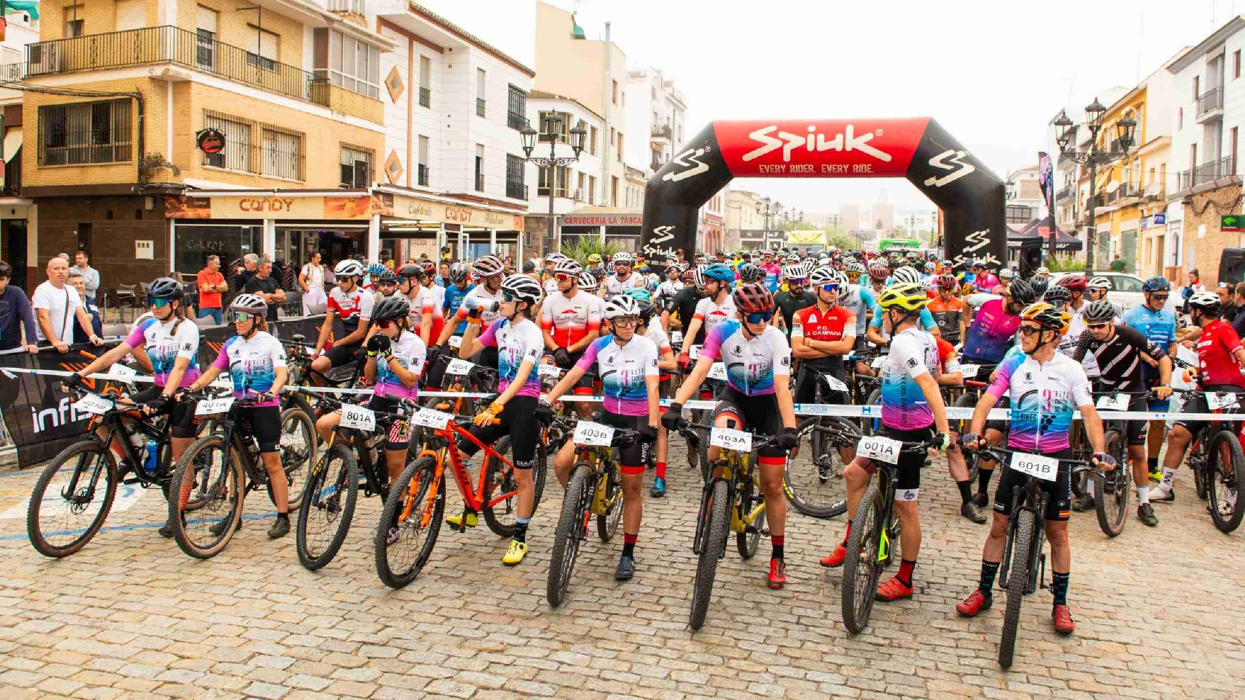 AMBIENTE CICLISTA EN LA MEDIA MARATÓN DEL RETO BTT CAPITAL DEL VINO