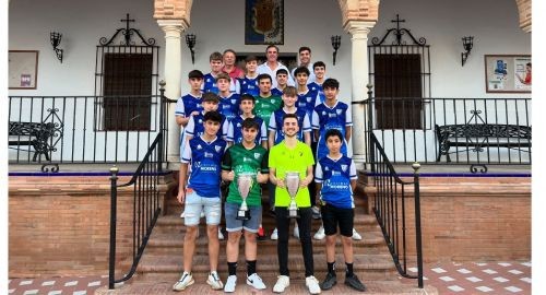 RECONOCIMIENTO AL EQUIPO CADETE DE FÚTBOL SALA DE LAS ESCUELAS MUNICIPALES