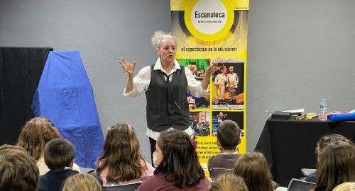 PEPA MURIEL, DE ESCENOTECA, LLENA LA BIBLIOTECA CON SU ESPECTÁCULO INFANTIL