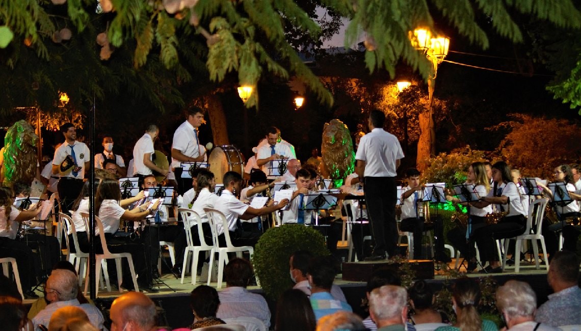 LA BANDA MUNICIPAL DE MÚSICA ACTUÓ ANOCHE DENTRO DEL PROGRAMA CULTURAL VERANO 2021