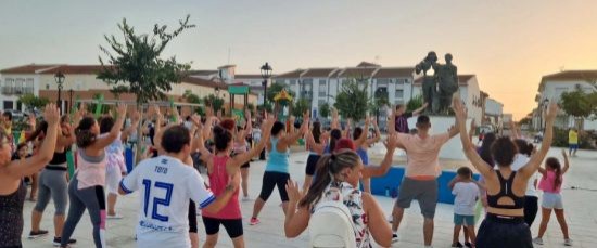 LA PLAZA PRIMERO DE MAYO SE LLENÓ DE RITMO Y ENERGÍA