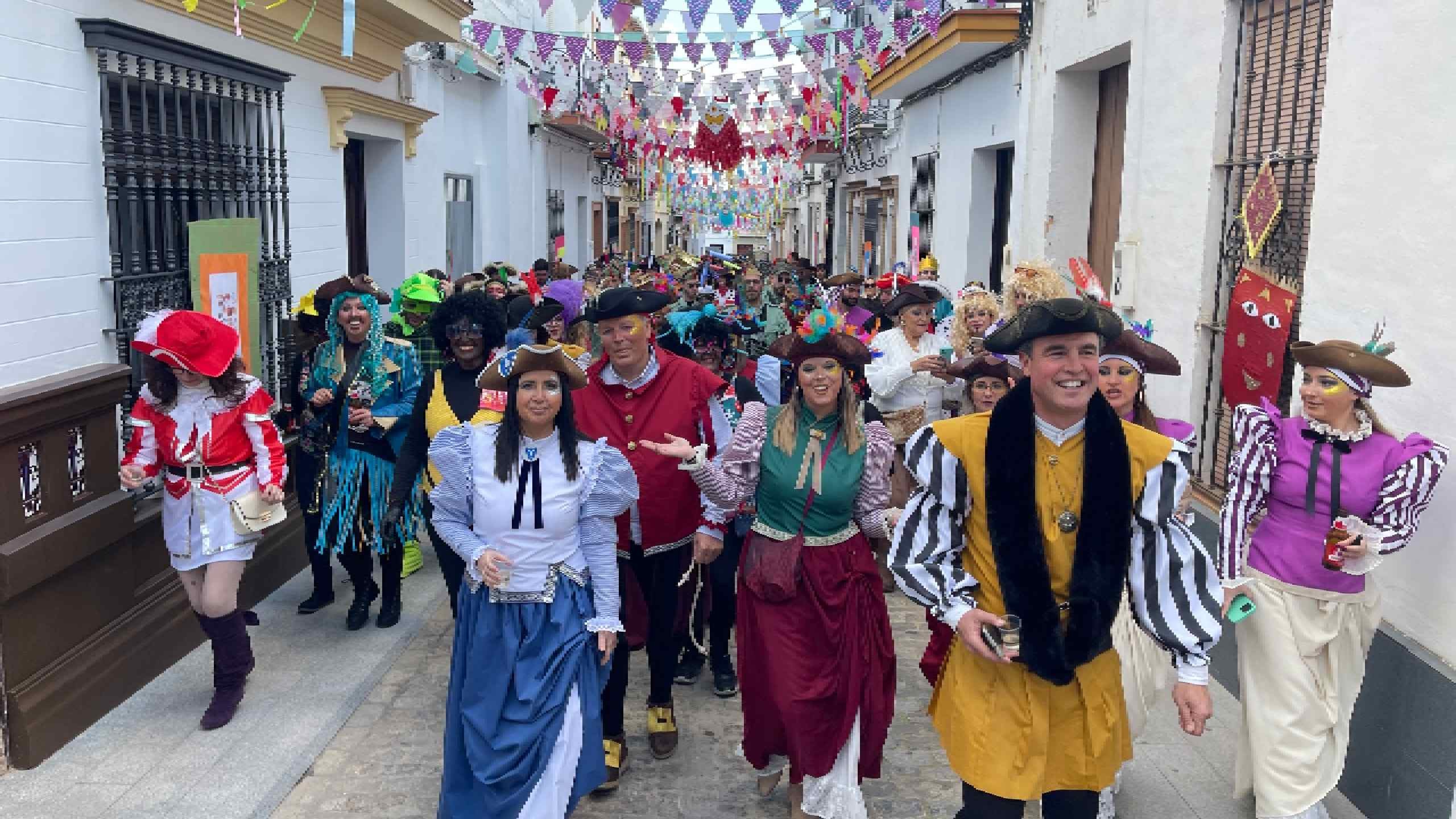 LA COMITIVA INICIA UN MULTITUDINARIO CARNAVAL DE CALLES 2023