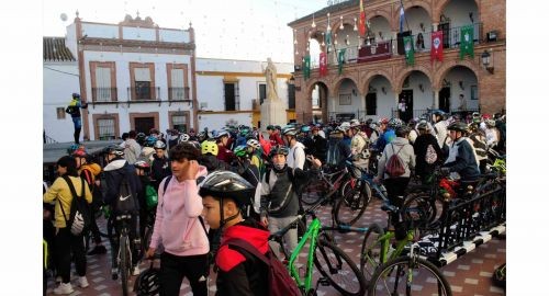 LOS IES DE LA CIUDAD CELEBRAN SU PARTICULAR DÍA DE LA BICICLETA